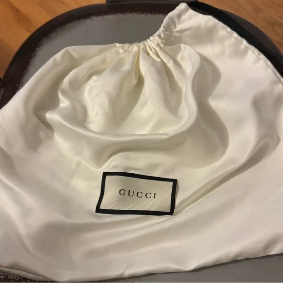 - Gorgeous. Gucci - Authentic Pre Loved Small GG Marmont Leather Crossbody. - Picture 15 of 15